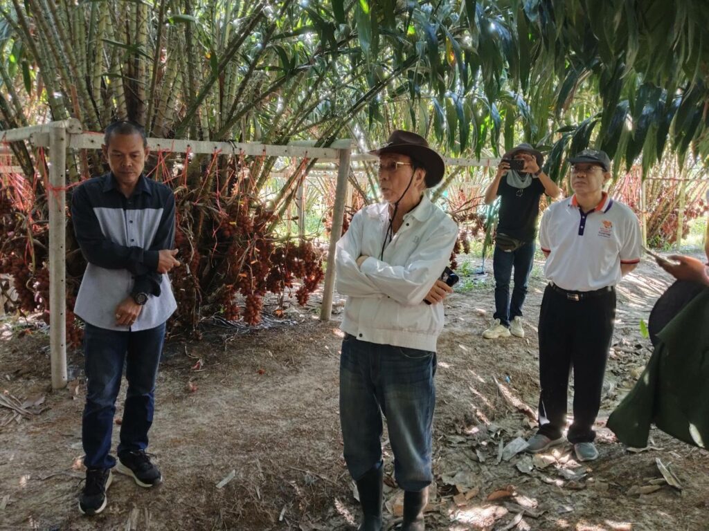 อธิการบดีลงพื้นที่สำรวจ ณ ศูนย์สมาร์ทฟาร์ม