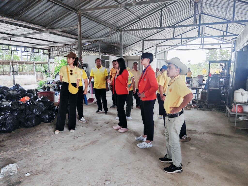 ดูงานการกำจัดขยะ