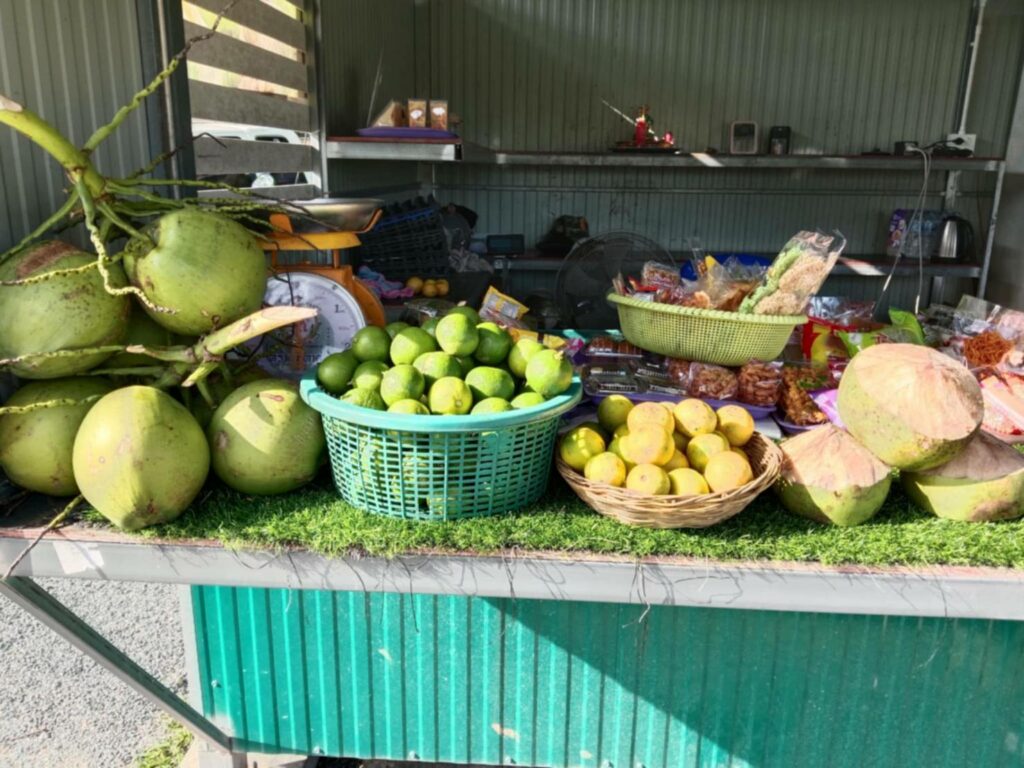 จำหน่ายผลไม้