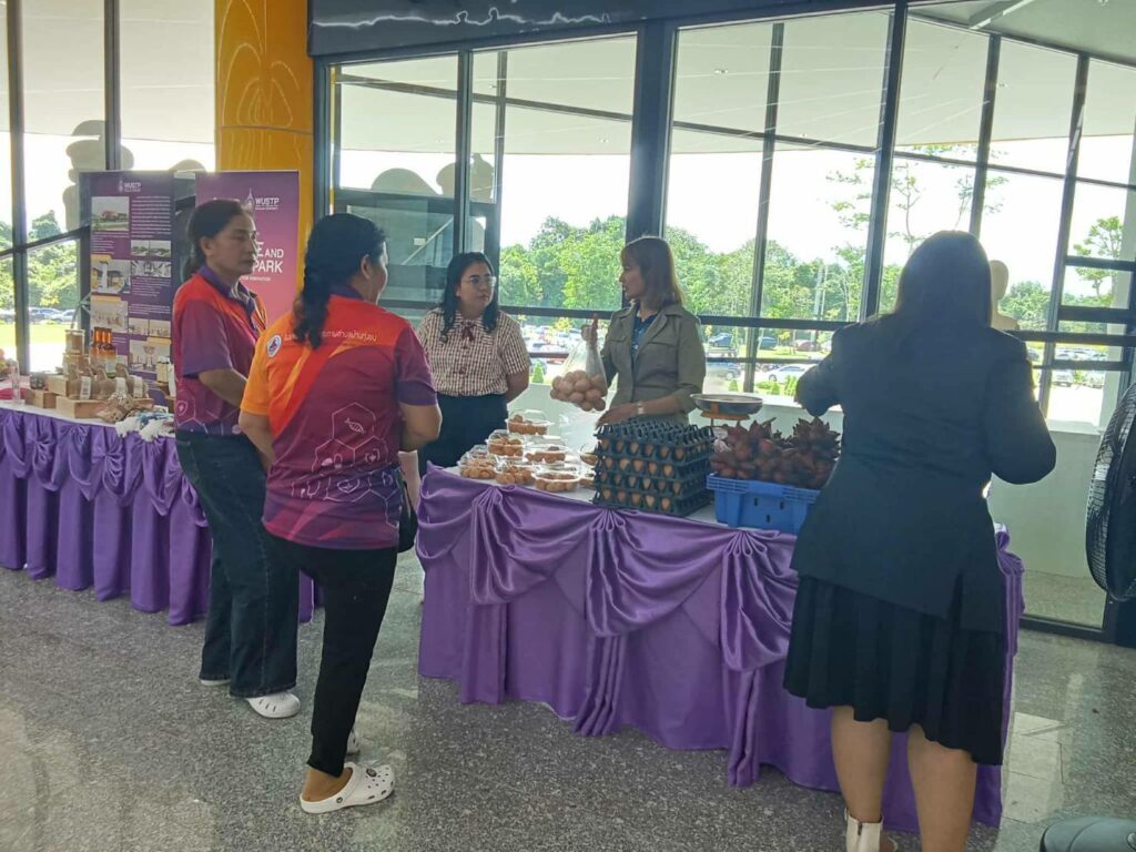 อบูทขายสินค้า อุทยานพฤติศาสตร์