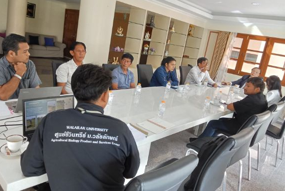 ประชุมรายงานผลการดำเนินงานของศูนย์สมาร์ทฟาร์มและภูมิสถาปัตย์ ณ บ้านพักรับรอง