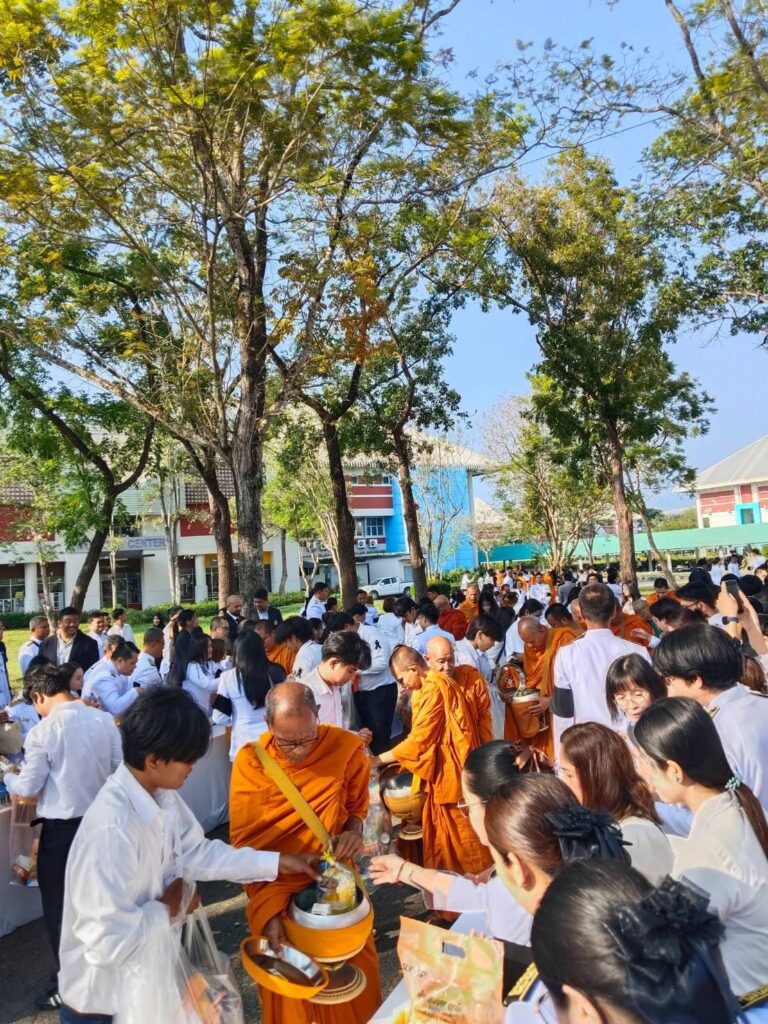 เข้าร่วมงานสถาปนาครบปีที่ 34